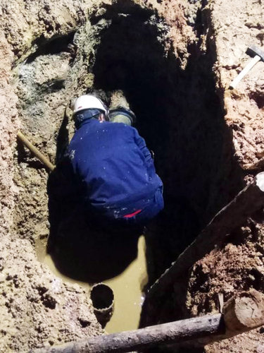 昆明通用水務(wù)連夜完成云南印象小區(qū)DN200管道維修任務(wù)1